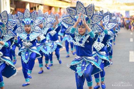 为什么菲律宾人擅长唱歌和跳舞