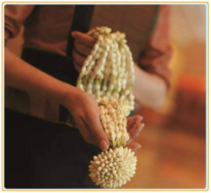 菲律宾国花：迎接贵宾的花串
